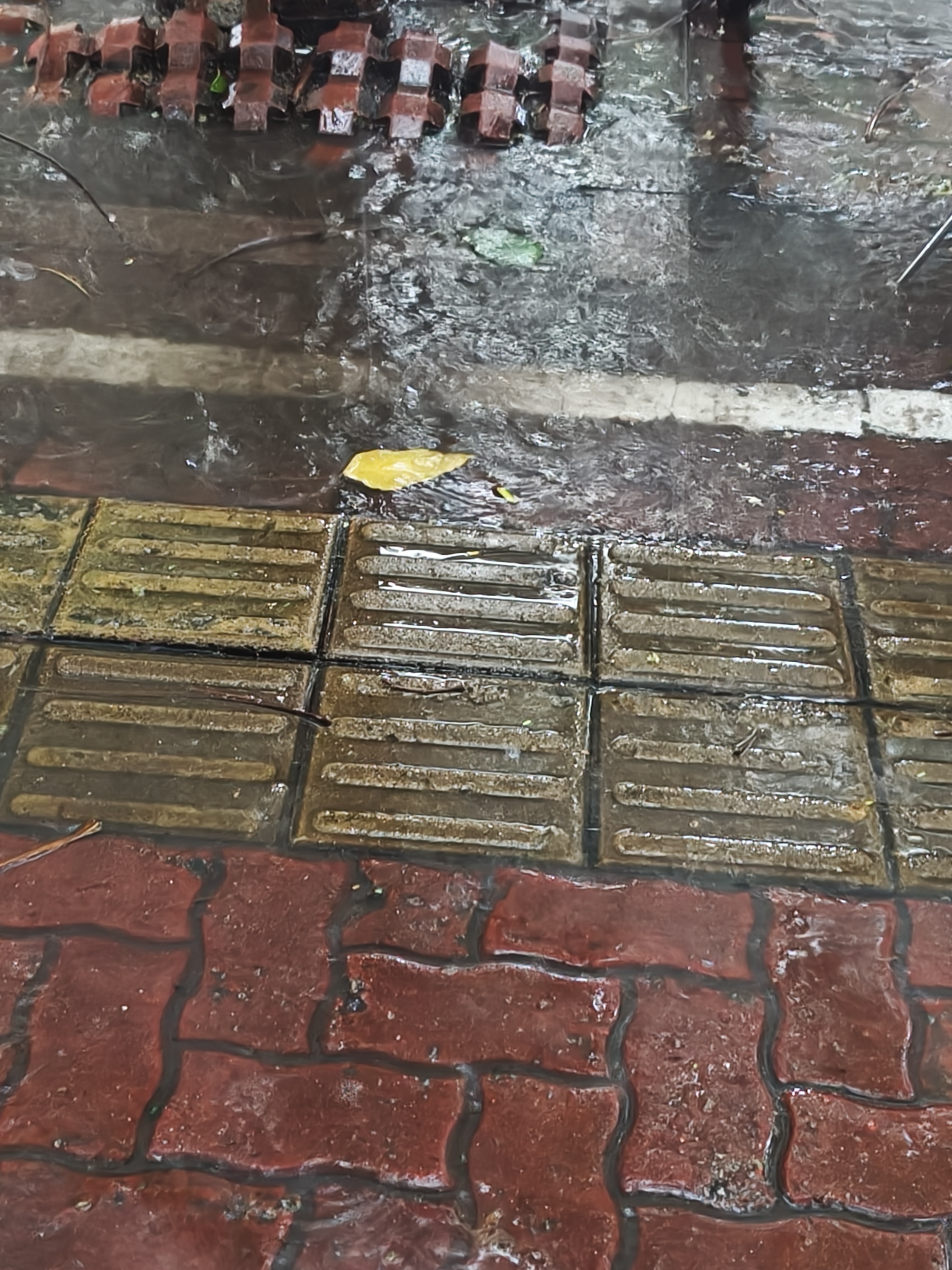 死鬼天气跟我说才橙色？这合理吗 
