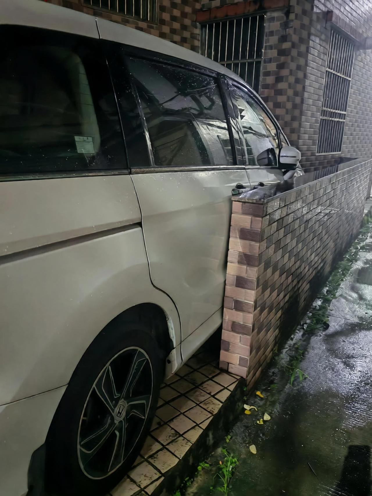 这是什么水平的人开进去的