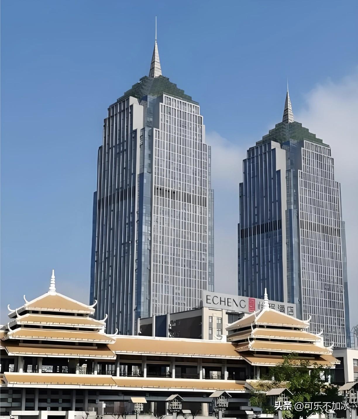 近几日

桂林的一个“狠招”引发了热议

直接将17个县级单位砍掉11个

只保