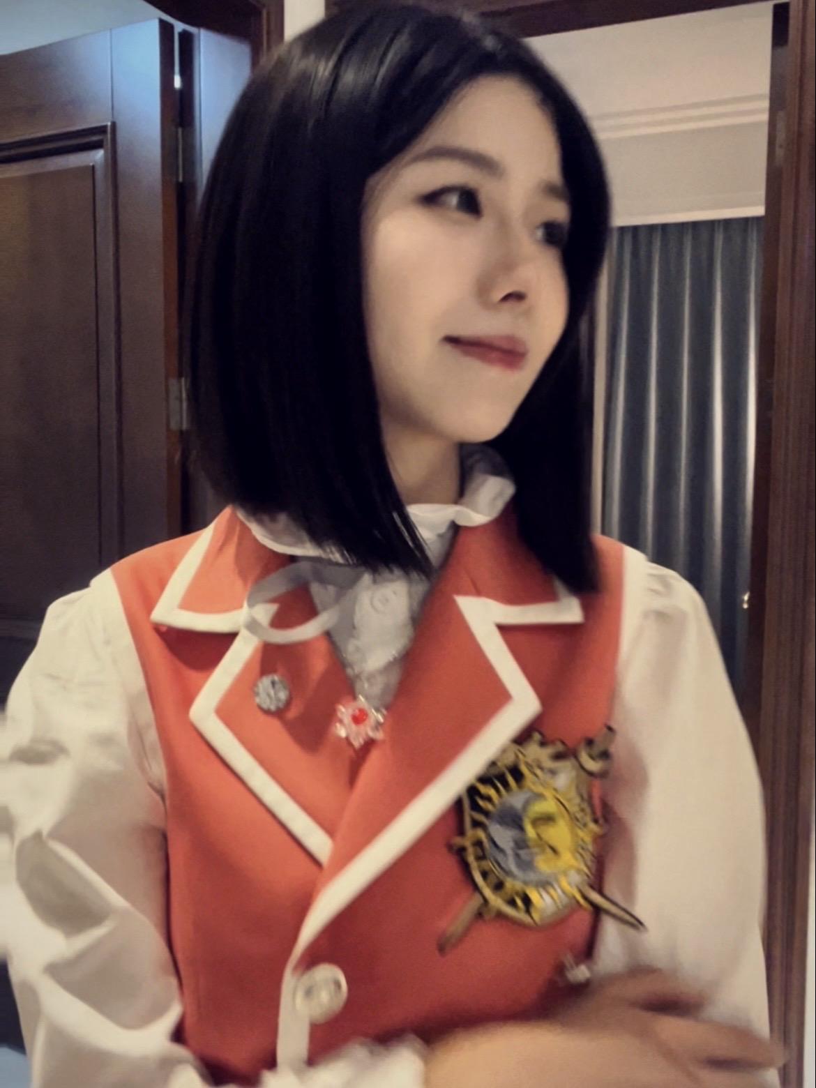 我看着你背影 想开口。