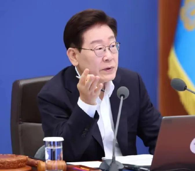 李在明这次整的动静太大了，他要追溯历史，将亲日反民族一派的财产没收，并视情况反哺
