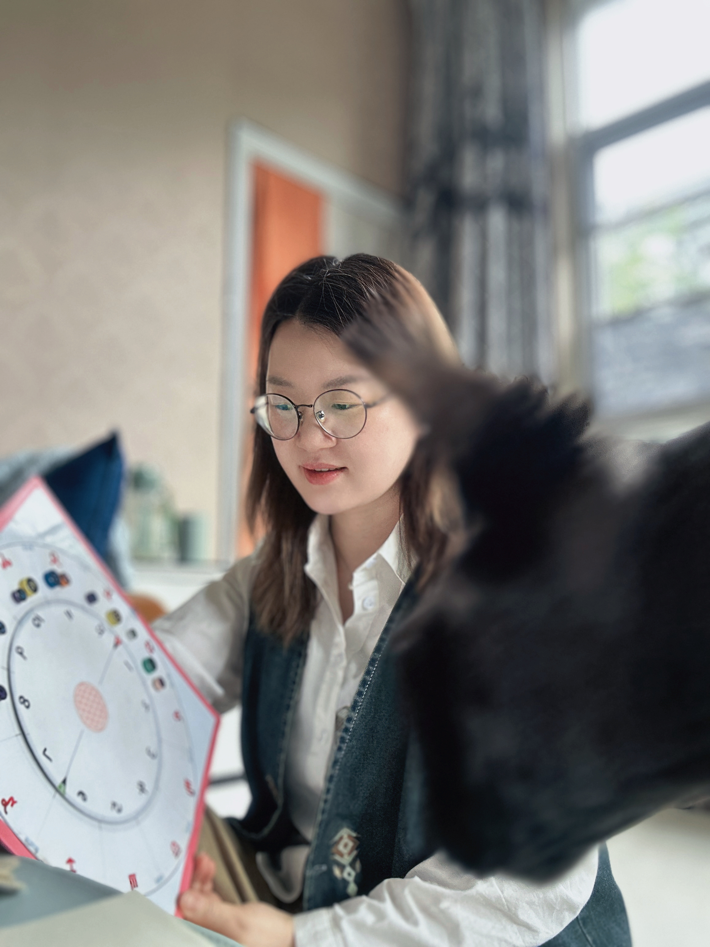 一致表示昨儿还是低落or内耗的状态今儿借到金星入狮子座的“光”轻快氛围立马感染到