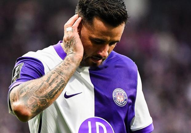 根据法国媒体《队报》的报道，此前因种族歧视而被指控的图卢兹后卫冬纳姆将在11月2