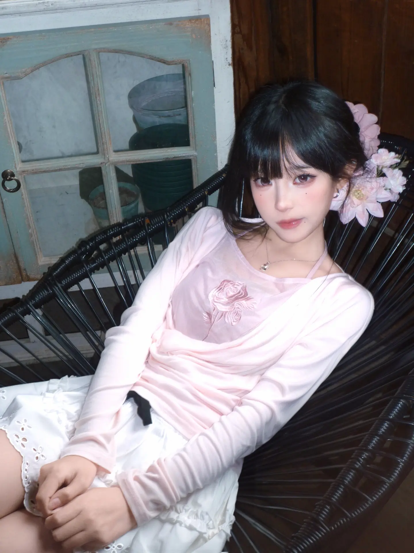 你淡漠的瞳孔裡藏著一場有時差的雨