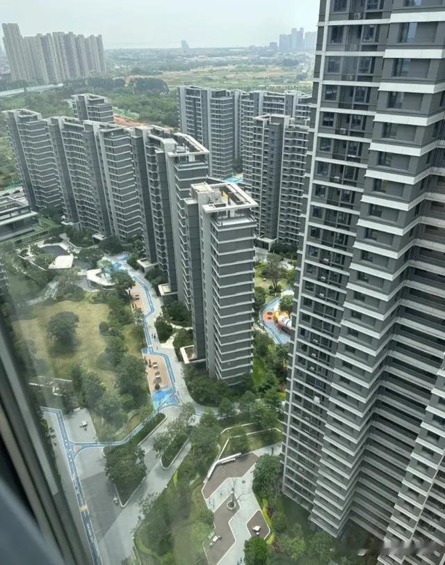 房价跌不动了？新规3条红线曝光，楼市大局已定！⚠️
都在猜房价会跌？官方突然划出