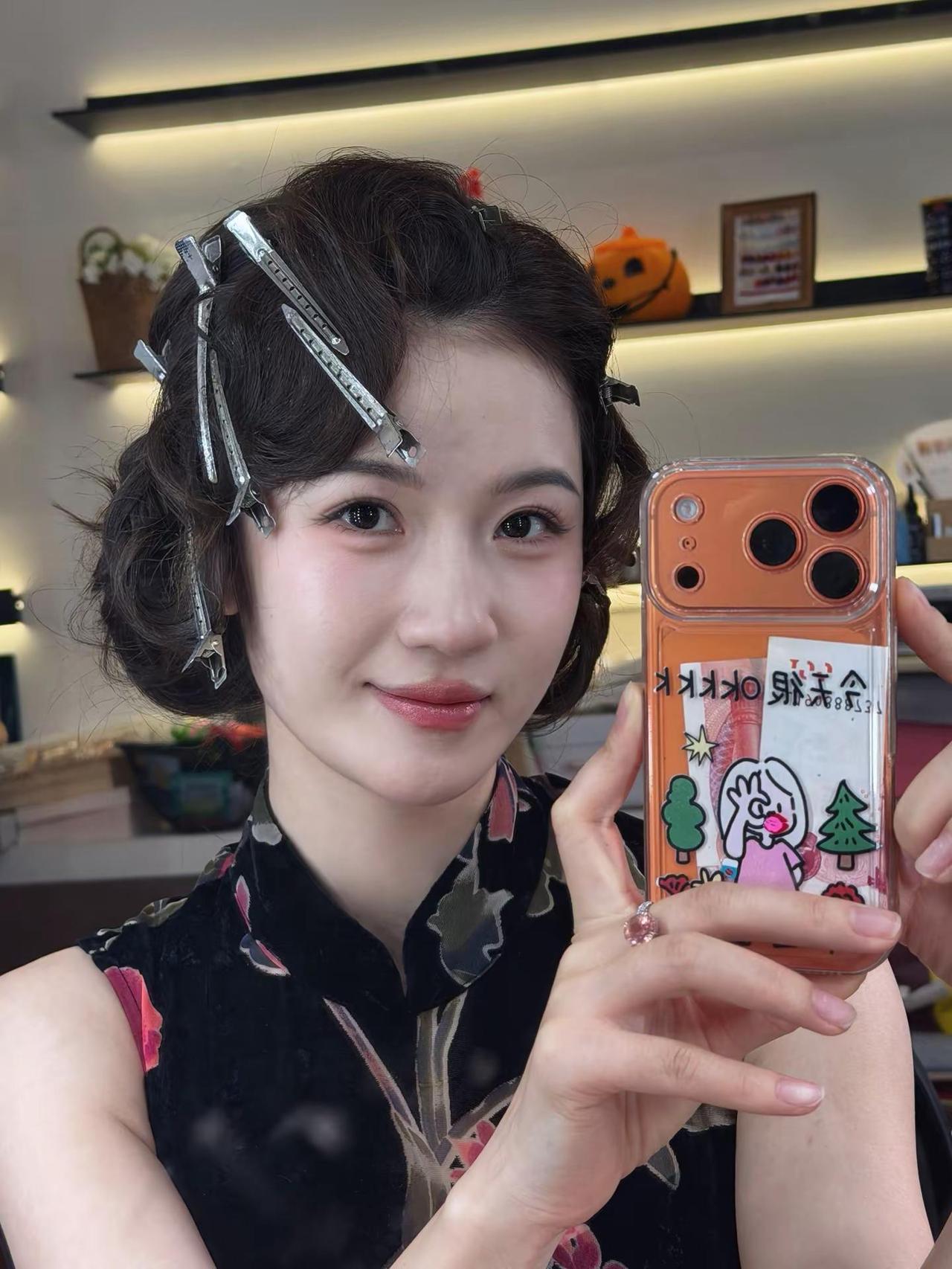 怎么有这么美的女人……旗袍手推波妆造