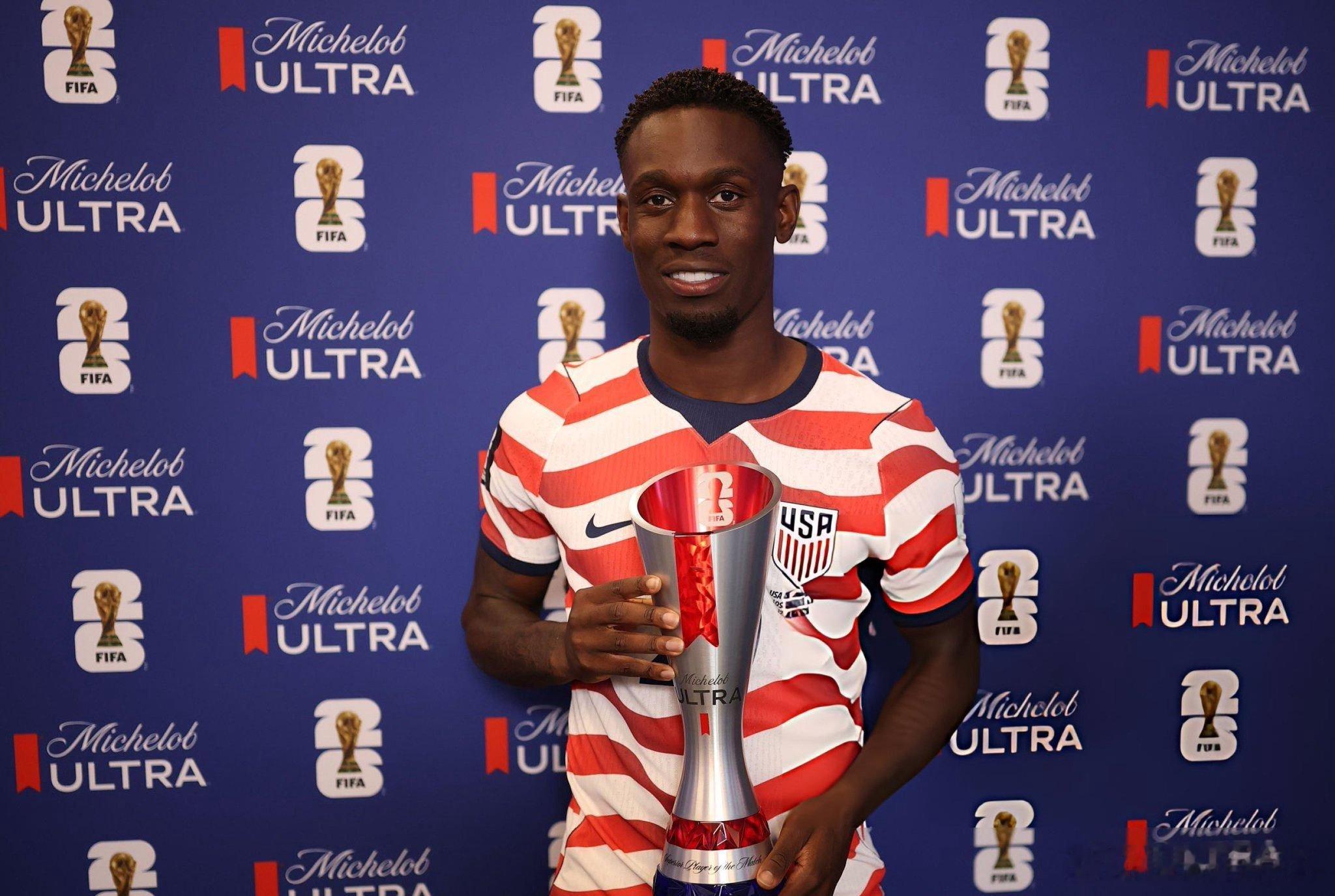 官方：Folarin Balogun，FIFA 评选的美国国家队战胜巴拉圭的比赛