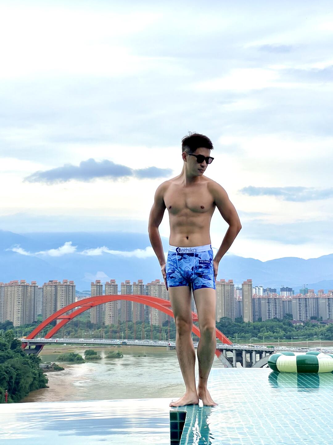 住酒店就是为了游泳🏊呀～