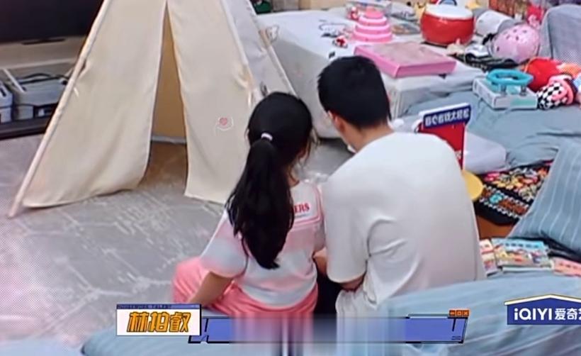 #林柏叡女儿好有主见#林柏叡的女儿好可爱呀，就像个小大人一样，看到他和女儿现在关