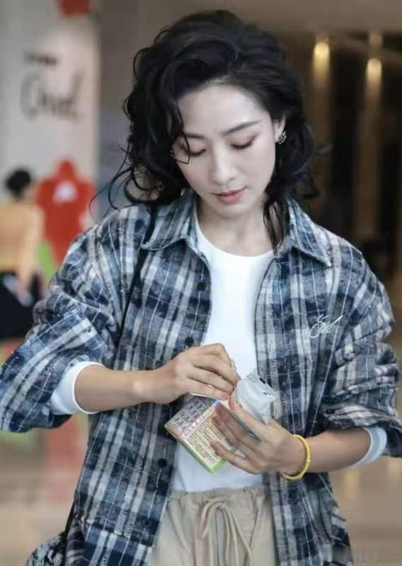 陶昕然说浪姐有社交压力乘风2026湖南卫视综艺本周停播节目组问及和其他姐姐的相处