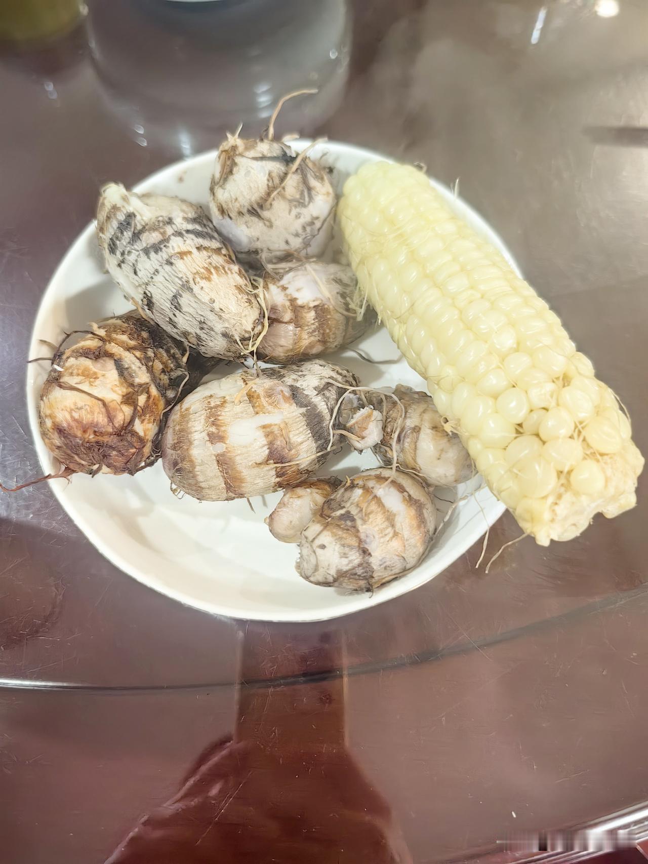 昨天拿到体检报告，整整五页的总结让我愣住了。三高前期预警，白纸黑字写得清清楚楚。