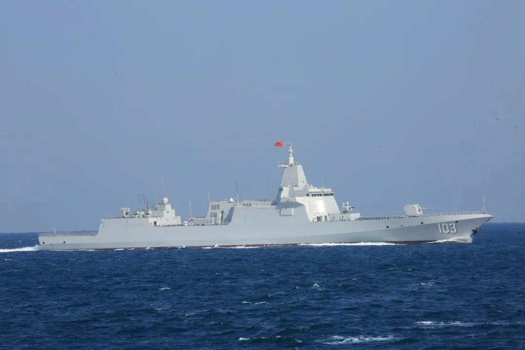 055大驱领衔中俄编队绕日：日舰高强度跟踪被迫返港

7月中旬，由055型驱逐舰