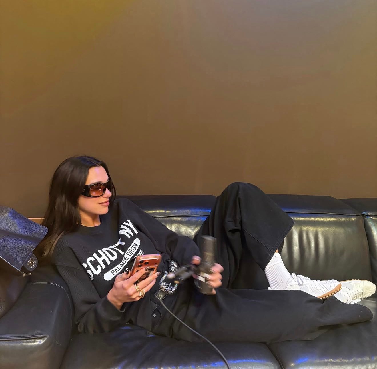 【🆘】Dua Lipa发布了录音室工作照，预告新专辑要来了！！❤️🔥❤️🔥