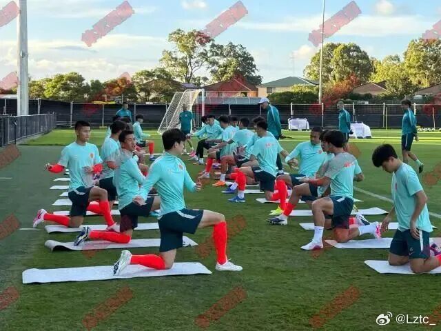 国足抵达悉尼当晚开练 “接班”女足，U23国脚单练当地时间2026年3月23日，