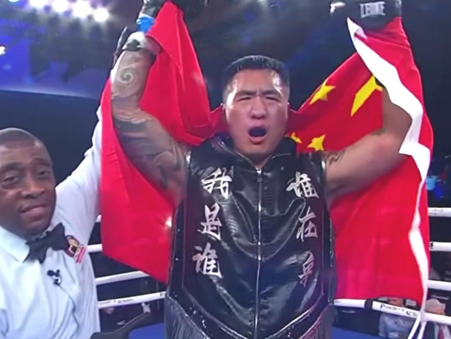 一周拳坛消息
一、今天（周日），我国重量级名将蒋一泽4回合TKO美国拳手阿努，成