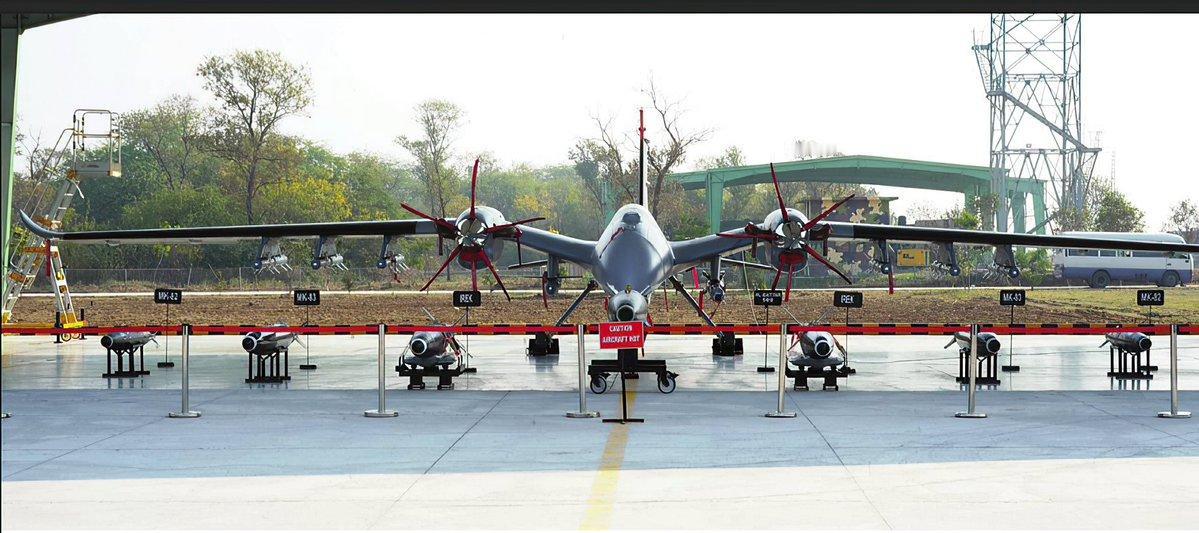 这是巴基斯坦空军列装的土耳其阿金奇重型高空长航时察打一体无人机，是巴空军当前最先