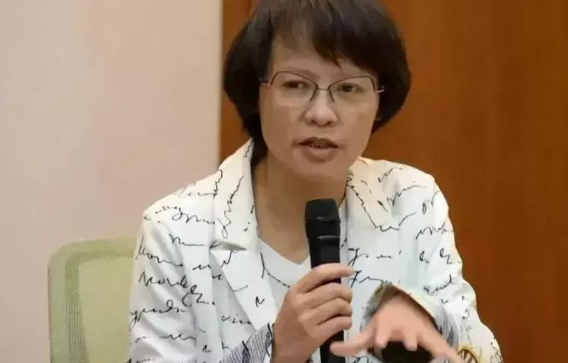 台湾一位女老师一句话，令 14 亿中国人瞬间红了眼眶！她讲，大陆 14 亿人为什