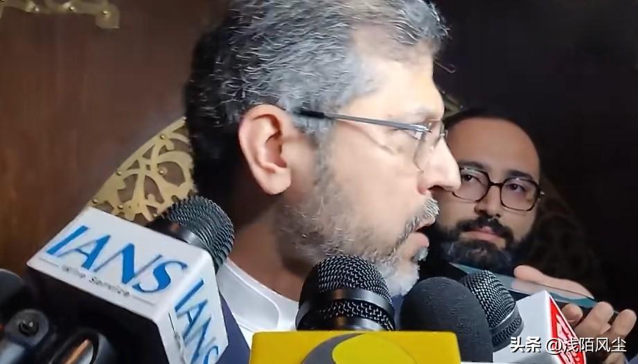 伊朗副外长赛义德·哈提卜扎德在印度新德里就军舰被美国击沉事件接受记者采访时表示，