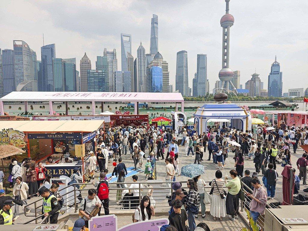 中秋与国庆假期首尾衔接，让今年的国庆黄金周成为近年来时长弹性最大的公众假期之一。