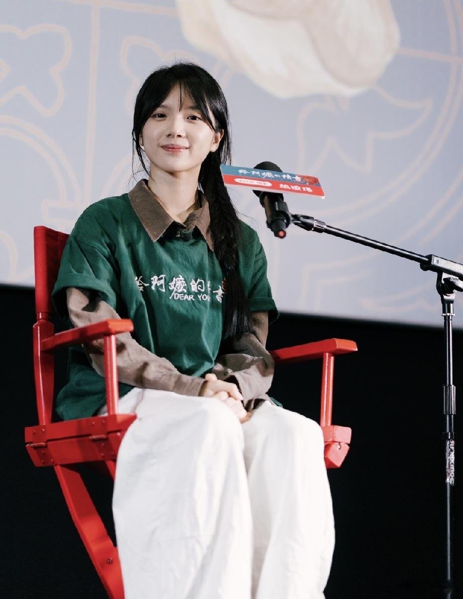 李思潼再次验证了一件事 多读书是有用的 她估计就是经纪人喜欢的那种艺人，面对采访