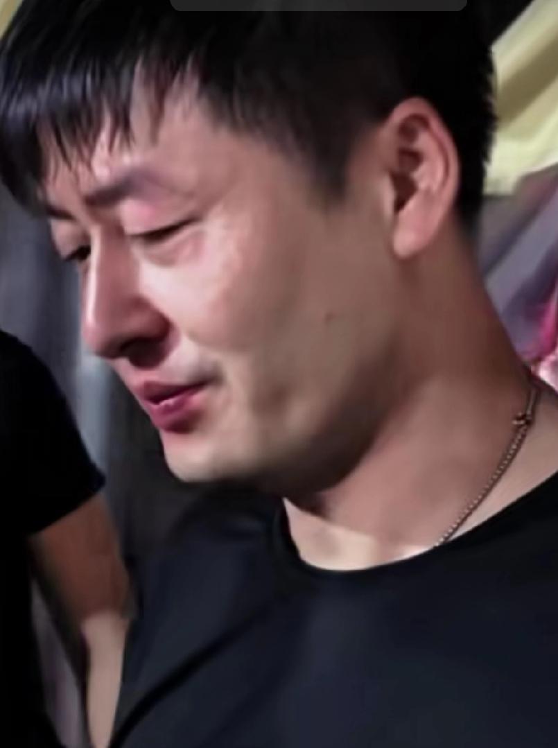 张雪峰老师走后可能知道太多人想念他了，还有他的女儿，他的亲人。所以以另一种方式在