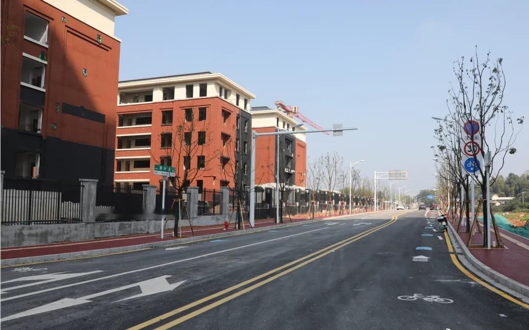 【关注！望城丁字片区这条路已完工 还有多条道路迎新进展！】“丁字湾街道荷叶路已于