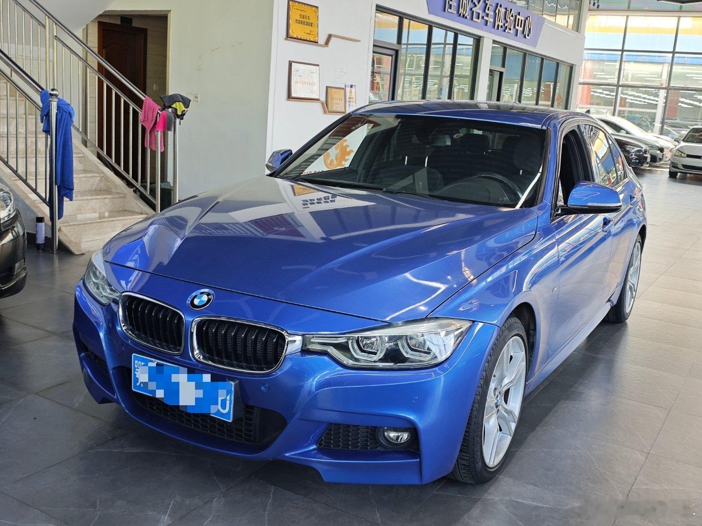 我特别喜欢这代3系带M套件的 外观内饰都挺喜欢的 这个座椅冬天不凉夏天不烫还带腿