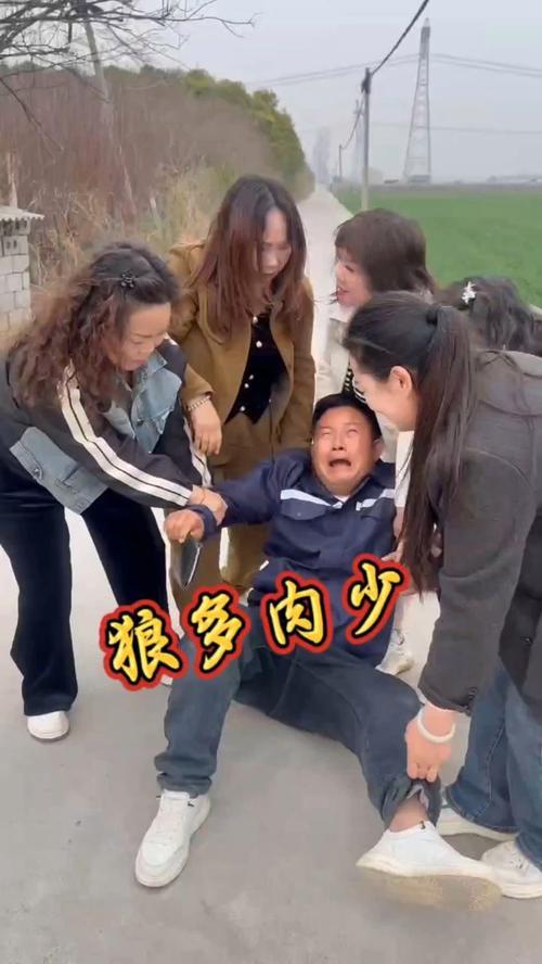 形容那会儿一大家子过日子，真是一看好多孩子就是狼多肉少
您这个比喻真是又形象又贴