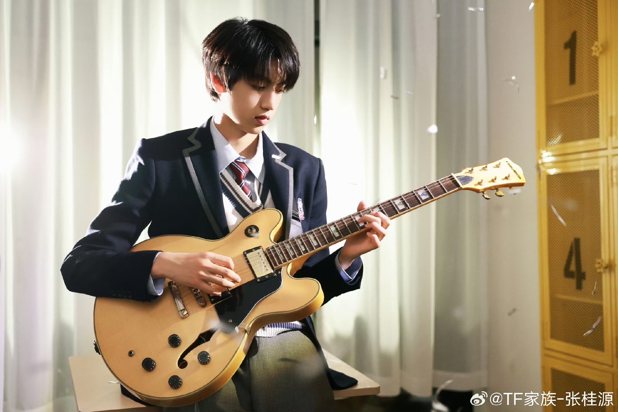 张桂源顾晨阳张桂源演绎的顾晨阳太戳人，清冷学霸气场拉满，球场之上利落锋芒，外冷内