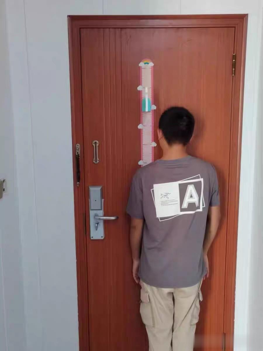 11岁男孩身高153cm，家长育儿心得
 
这个孩子才11岁，个头已经高达163