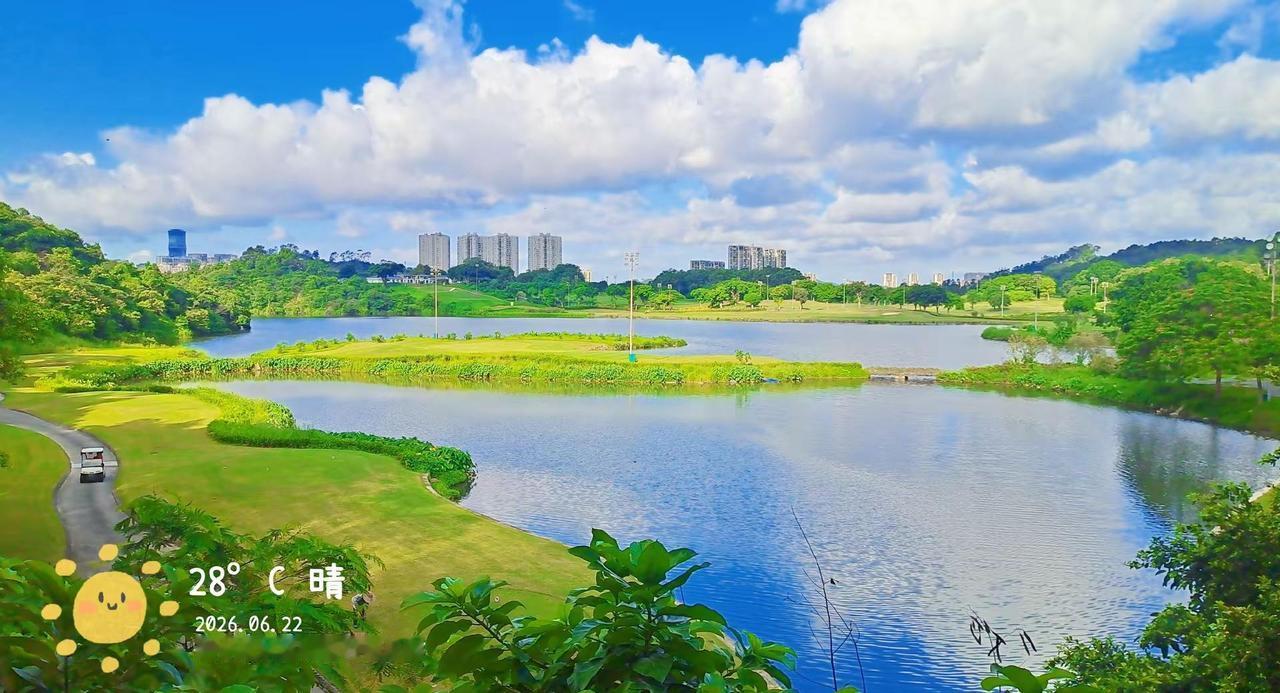 今日东莞空气质量排名全国第11，AQI仅12，优等好空气✨28℃晴日，漫步长安高
