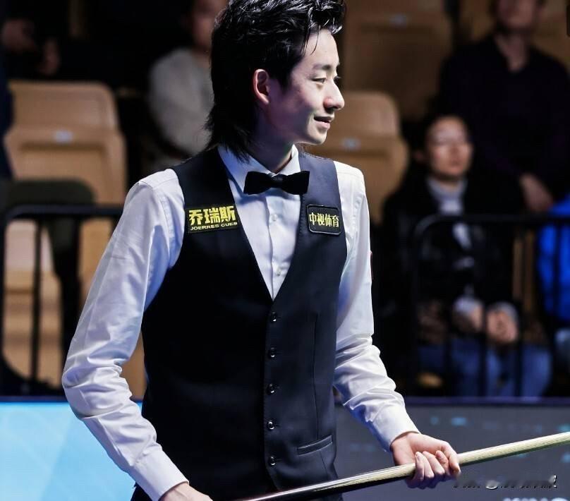 22岁吴宜泽惊险登顶克鲁斯堡！从3-1到18-17，决胜局掀翻墨菲，中国斯诺克今