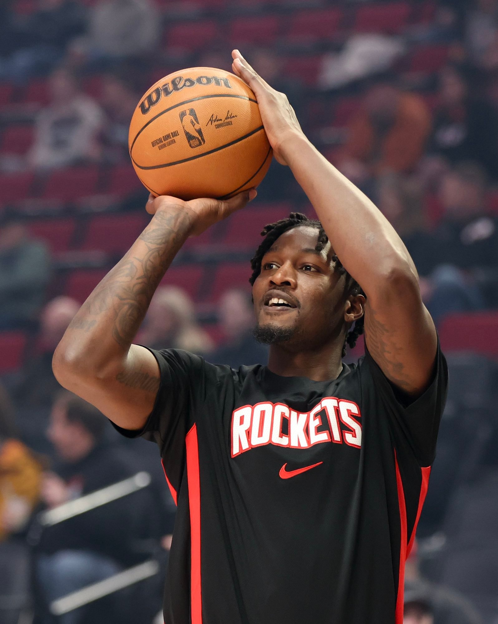 乌度卡：芬尼史密斯将在今天对阵森林狼的比赛中复出。昨日的缺席是由于背靠背赛程而安