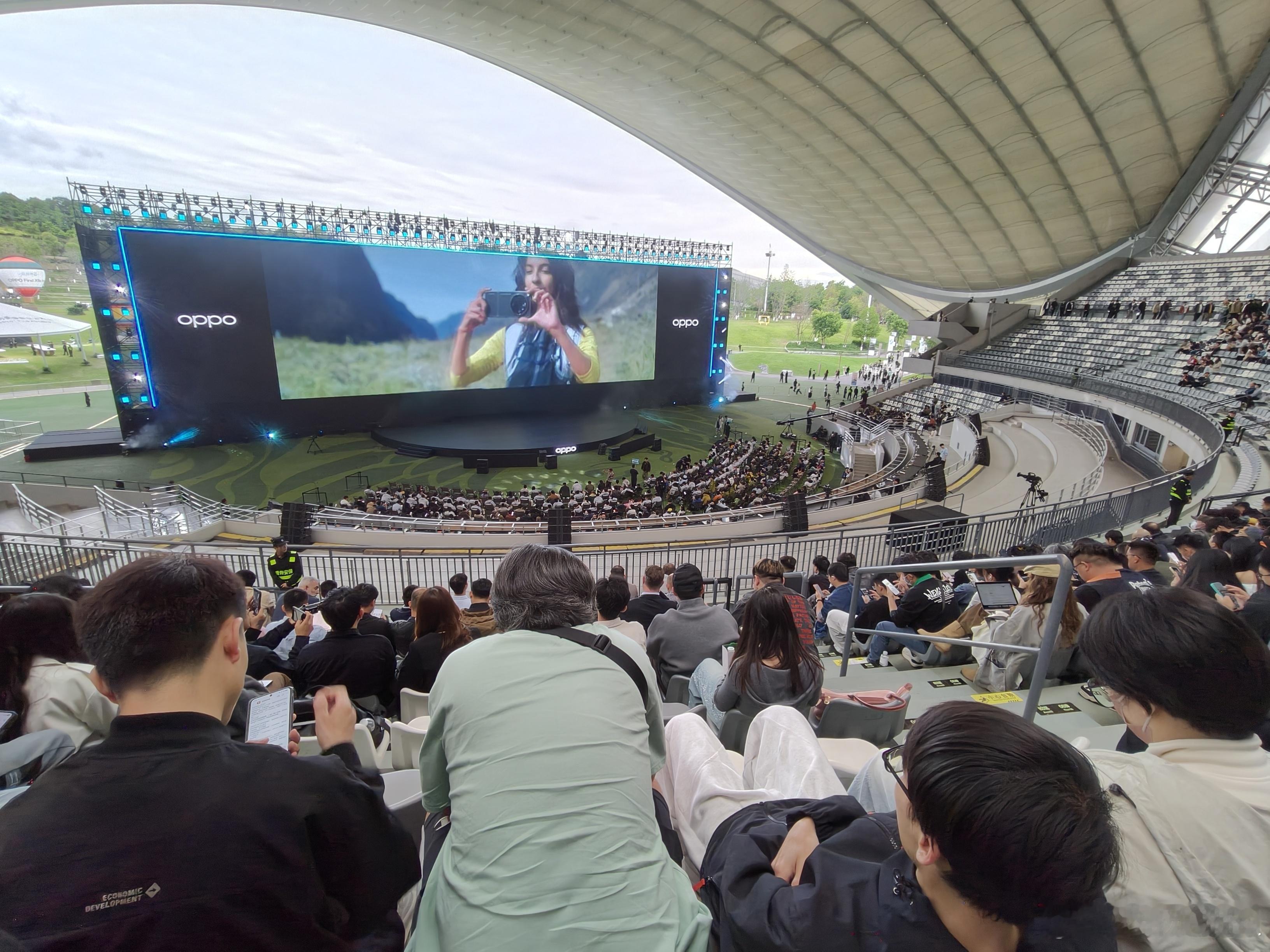 OPPO发布会马上开始，来猜一手X9ultra的起售价，老规矩前三个请喝水opp