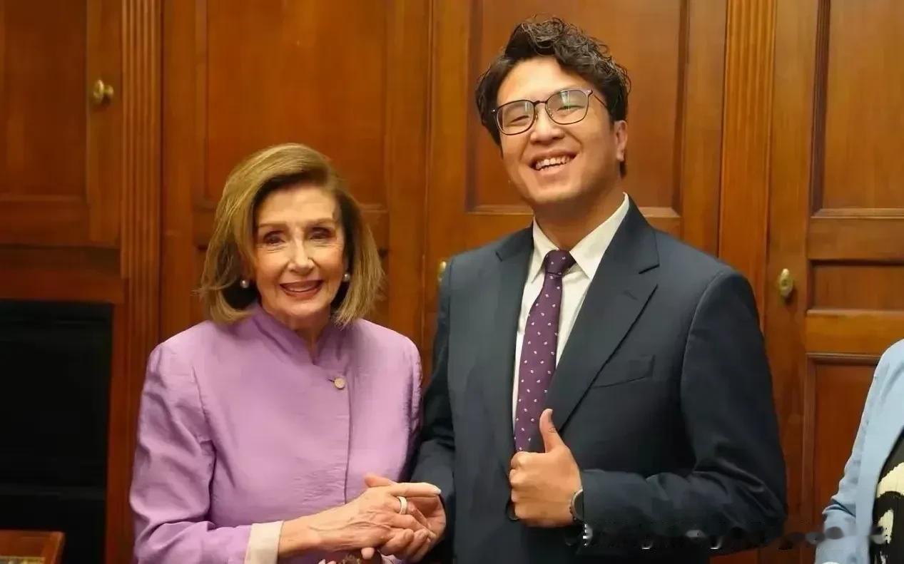 沈伯洋带队一众民进党人员窜访美国，全程拿到美方安排的高规格接待。沈伯洋、蔡其昌、