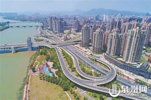 富得流油的晋江市
泉州晋江市，面积649平方公里，常住208万人，2024年GD