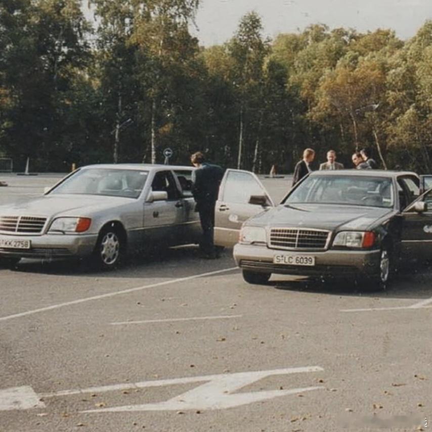 刚才奔驰品牌日上知道一个冷知识奔驰从1986年就开始研究辅助驾驶了!当时奔驰给 