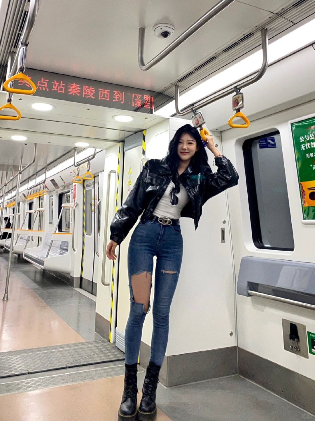 发现地铁好容易遇到美女啊！