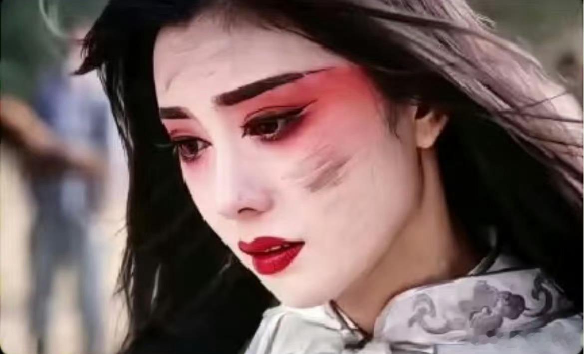 五年后终于懂了刘浩存的眼泪前一刻还在为车祸离世的父子揪心落泪，万万没想到同台演出