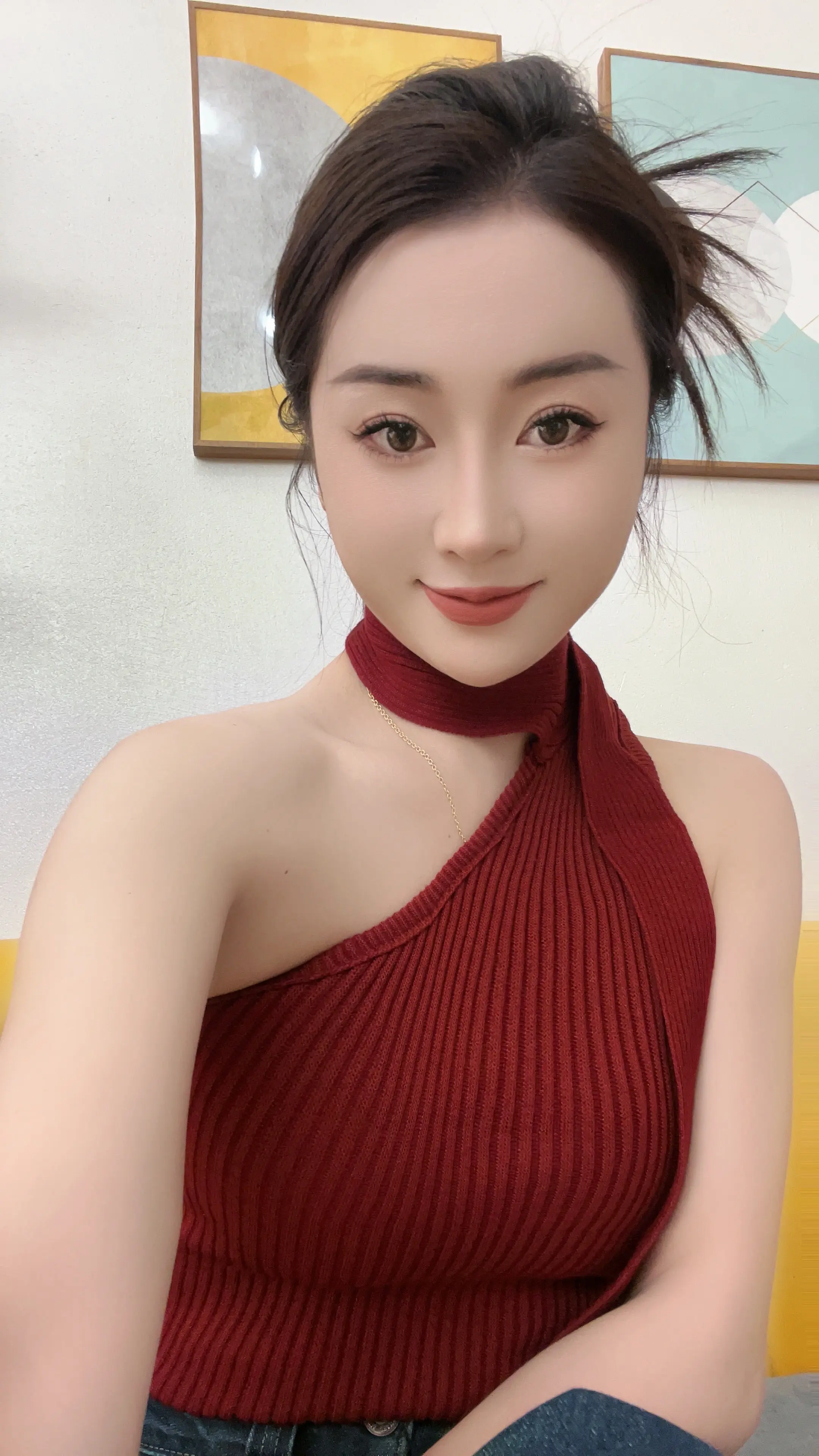 别撩我，三五百只够我做个指甲种个睫毛 三五千我自己有，三五万你又不舍得...