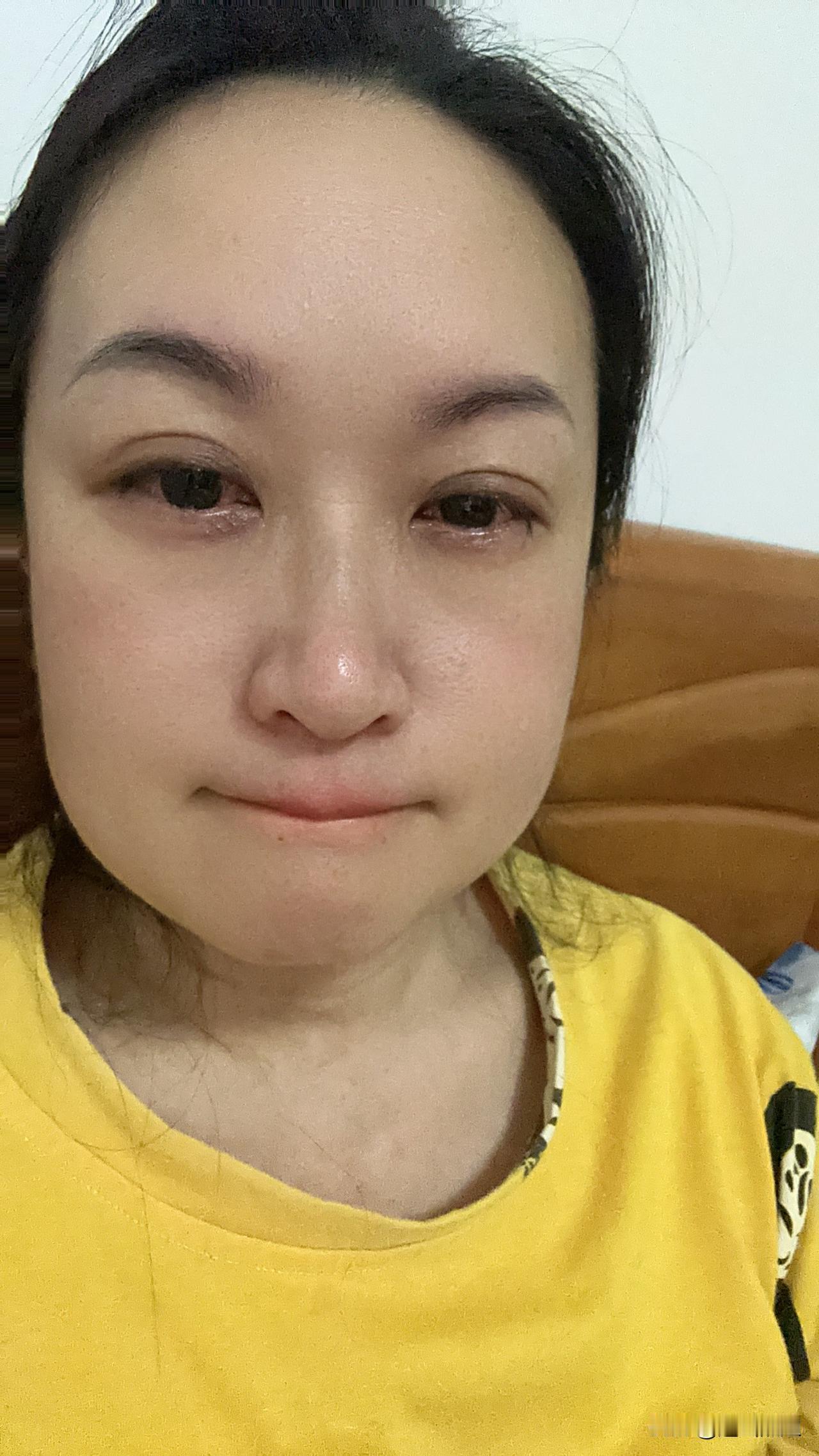 好难过，哭了。

狗狗没了，太残忍了，为什么？不是好好的吗？为什么没了？

满月
