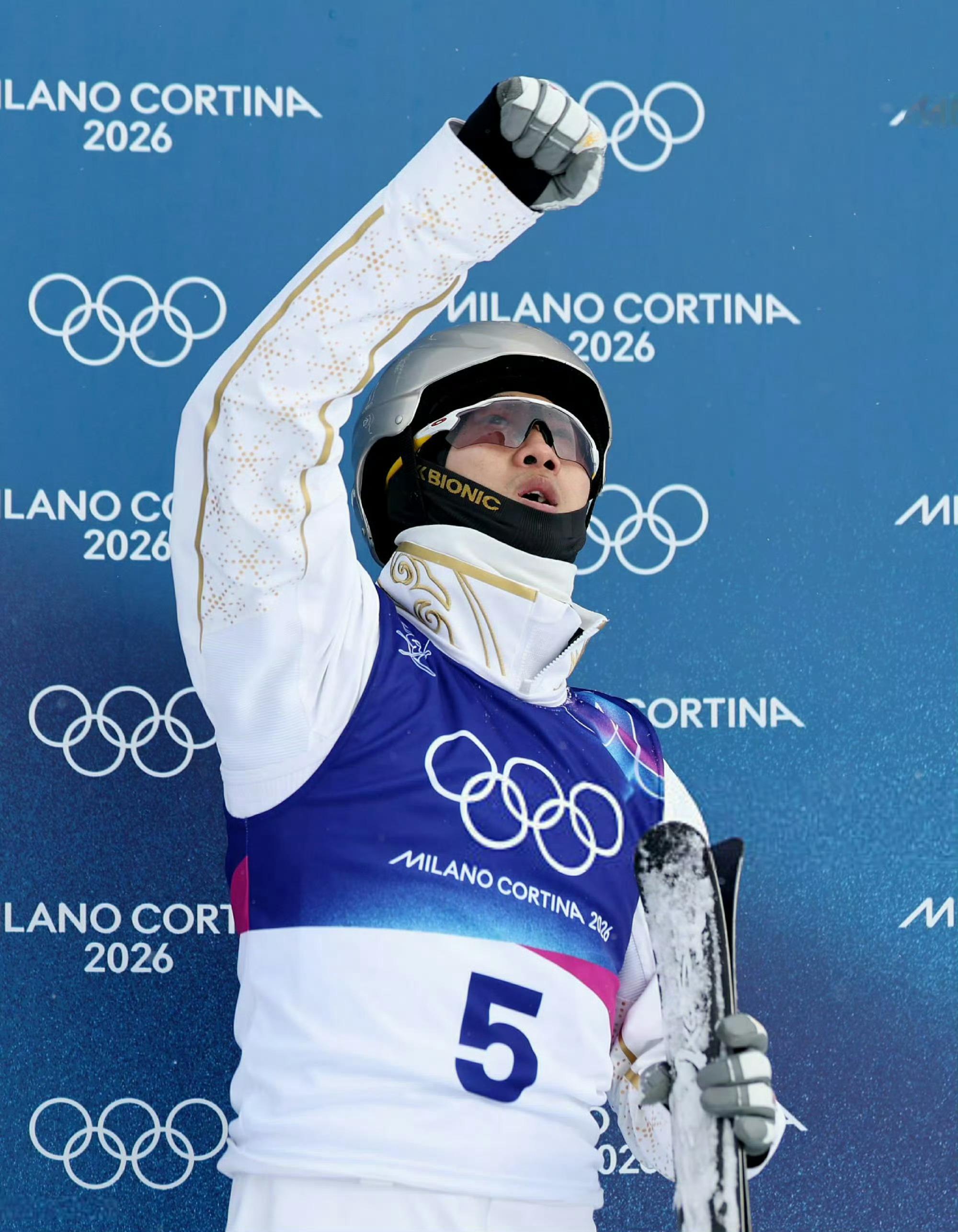 王心迪拿下米兰冬奥会自由式滑雪男子空中技巧决赛金牌🥇