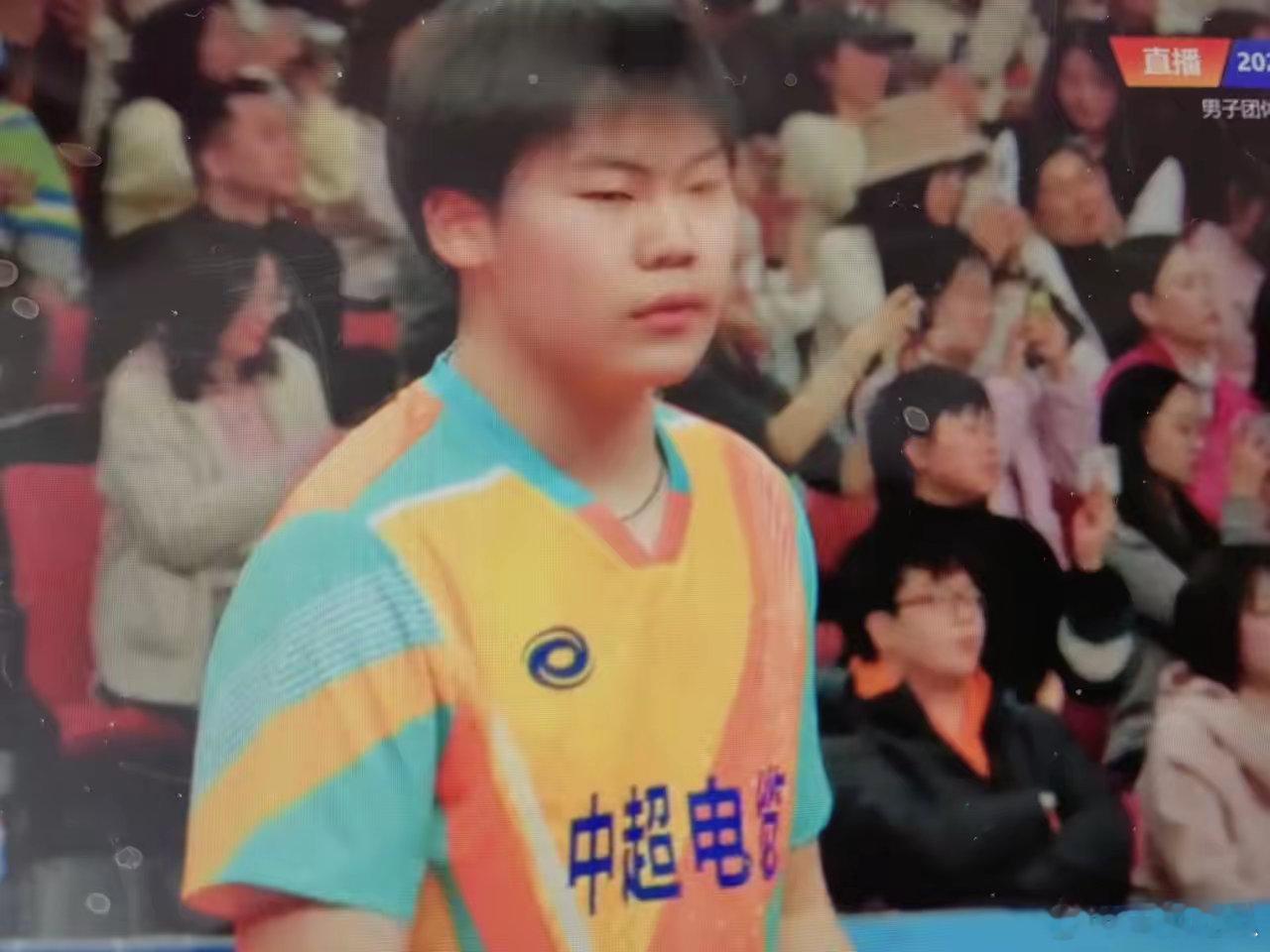 徐英彬这两天真是火了。昨天3：0战胜樊振东，让小胖遭遇了一波网暴，后来又2：3输