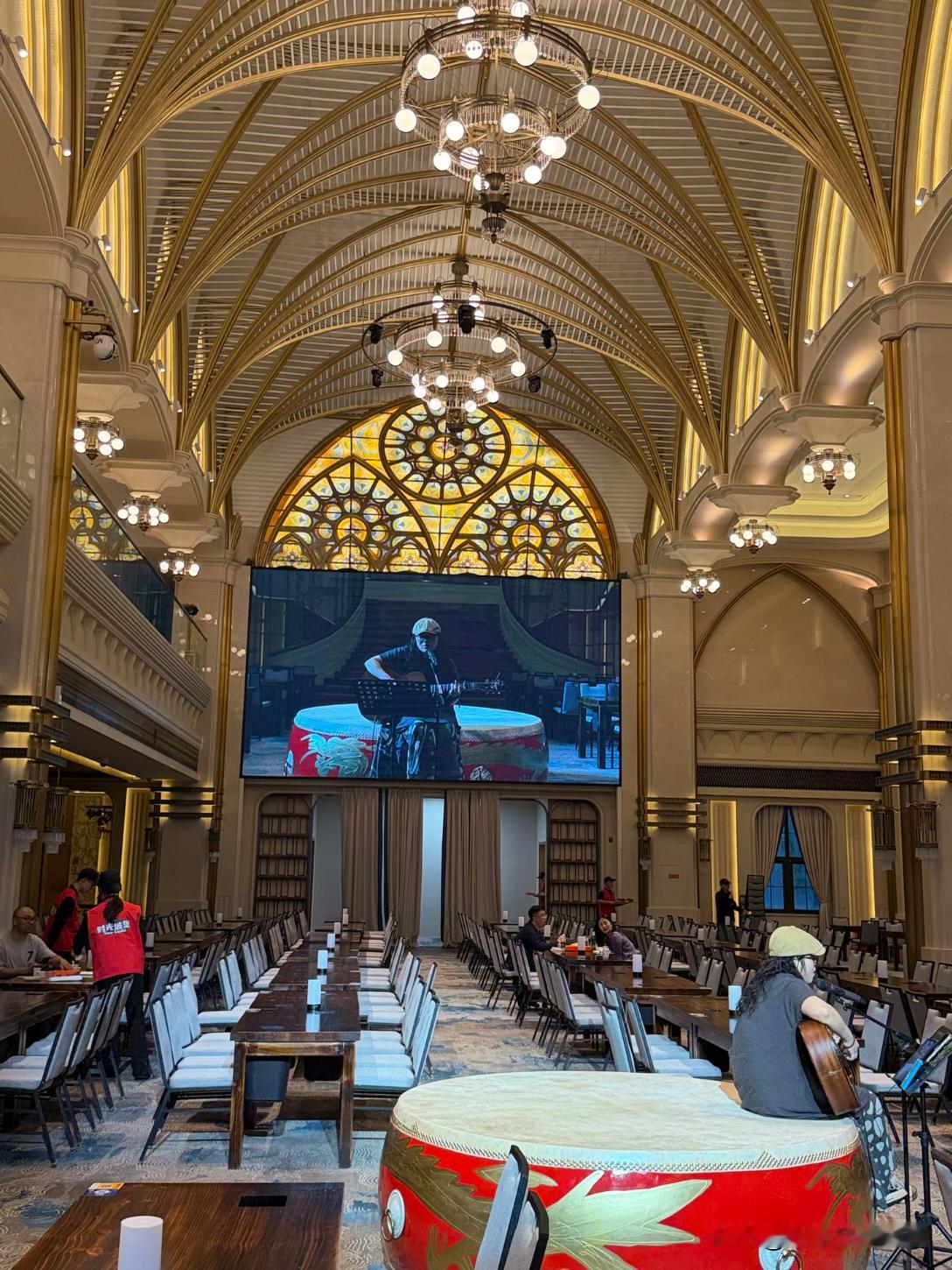 石家庄｜在庄里偶遇“欧洲城堡”，谁还没个出国错觉？
 
谁懂啊！在石家庄逛到时光