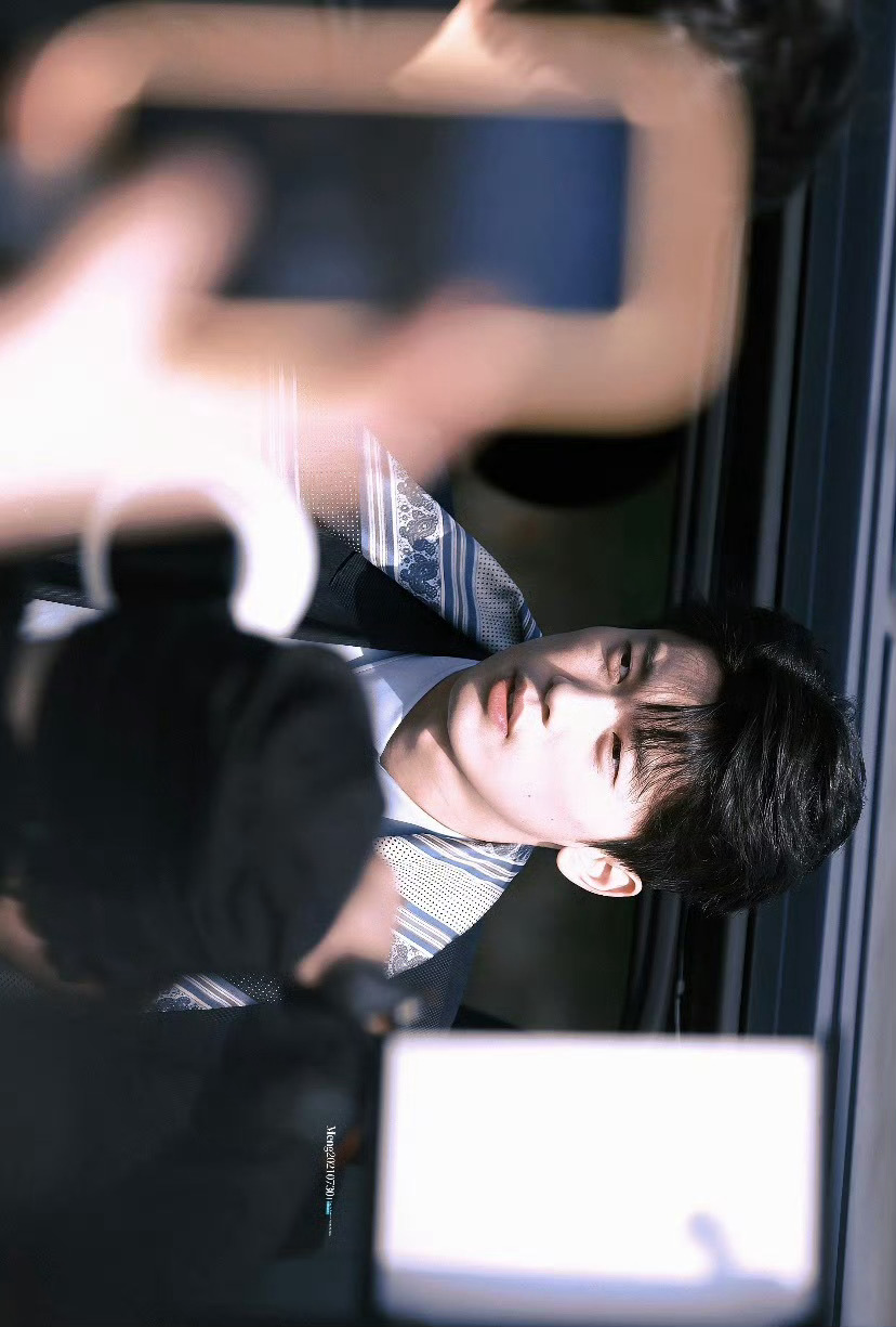 少爷我跪下来了cr.是你的梦汪顺