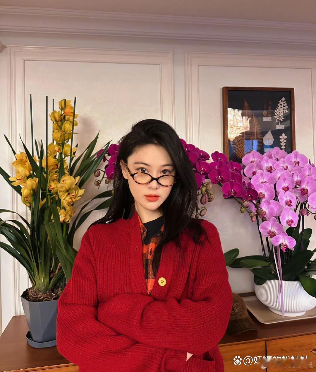 张馨予过年狂吃一个月胖了9斤，女明星体重超过100斤确实很少见，说明她真的过得很