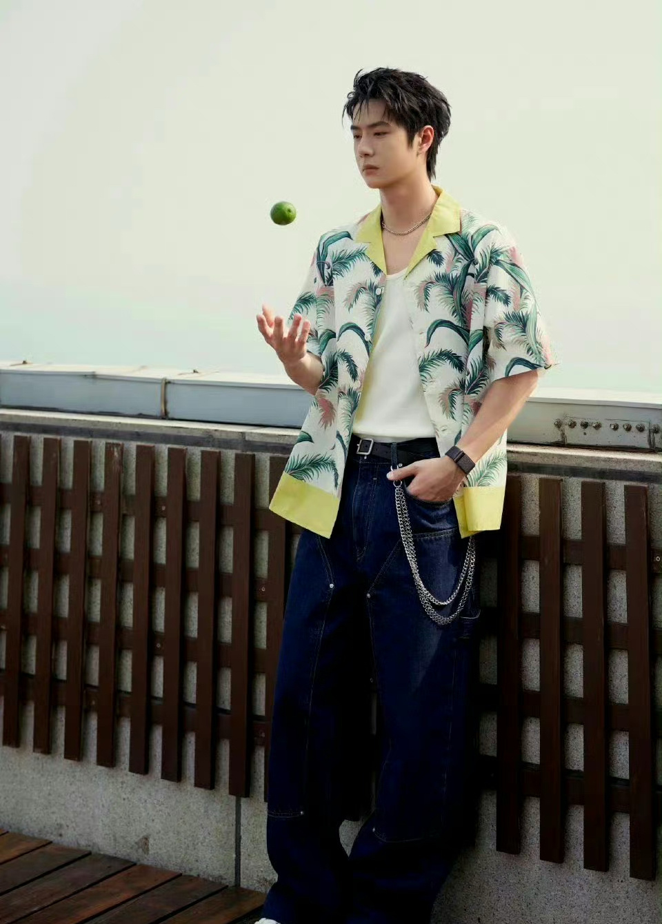 王一博这个穿搭风格真的很像李现 ​​​