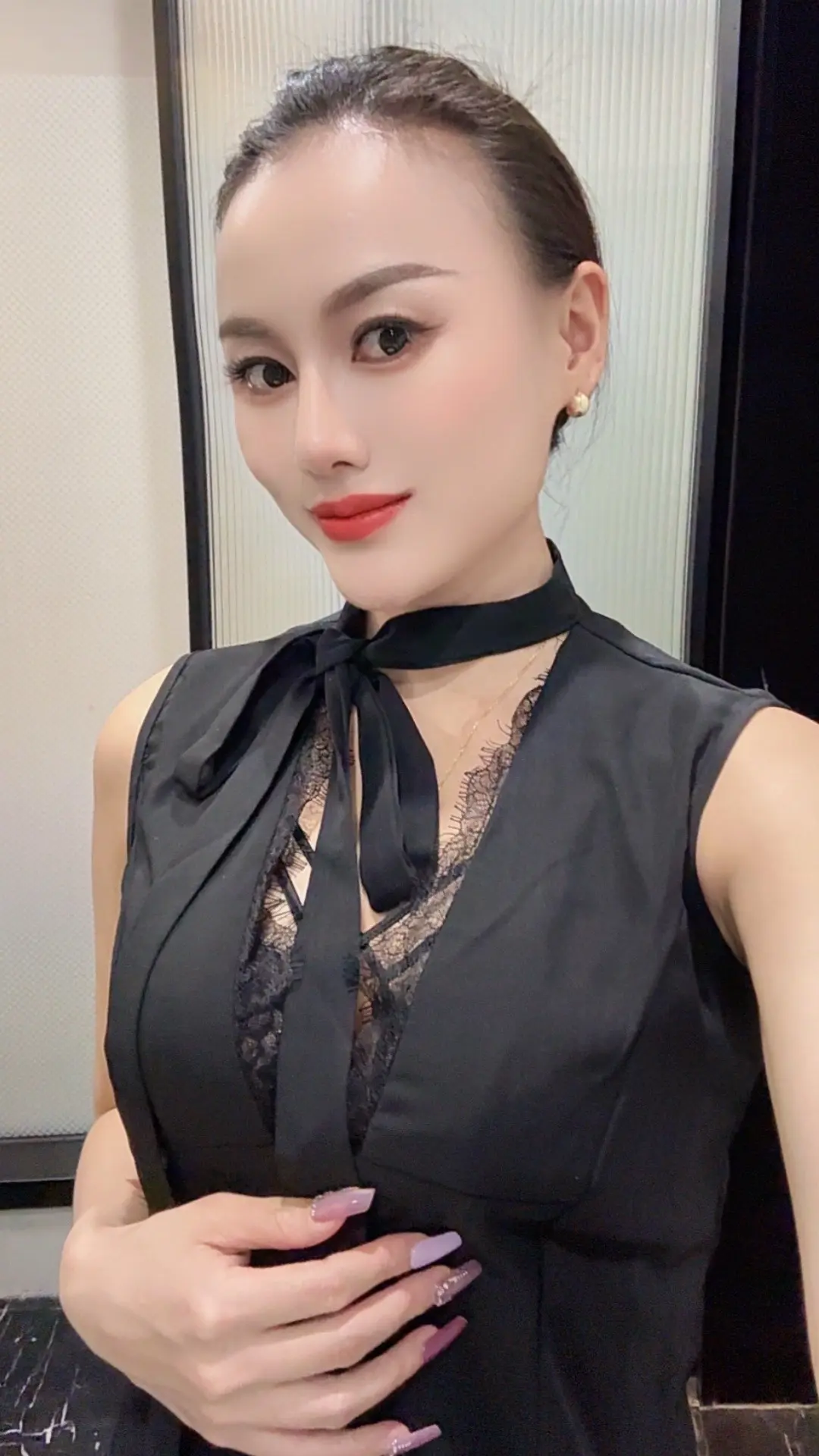 你想堕落，没人会拦你。但你想出人头地，拦你的人就多了。成功这条路不拥挤...