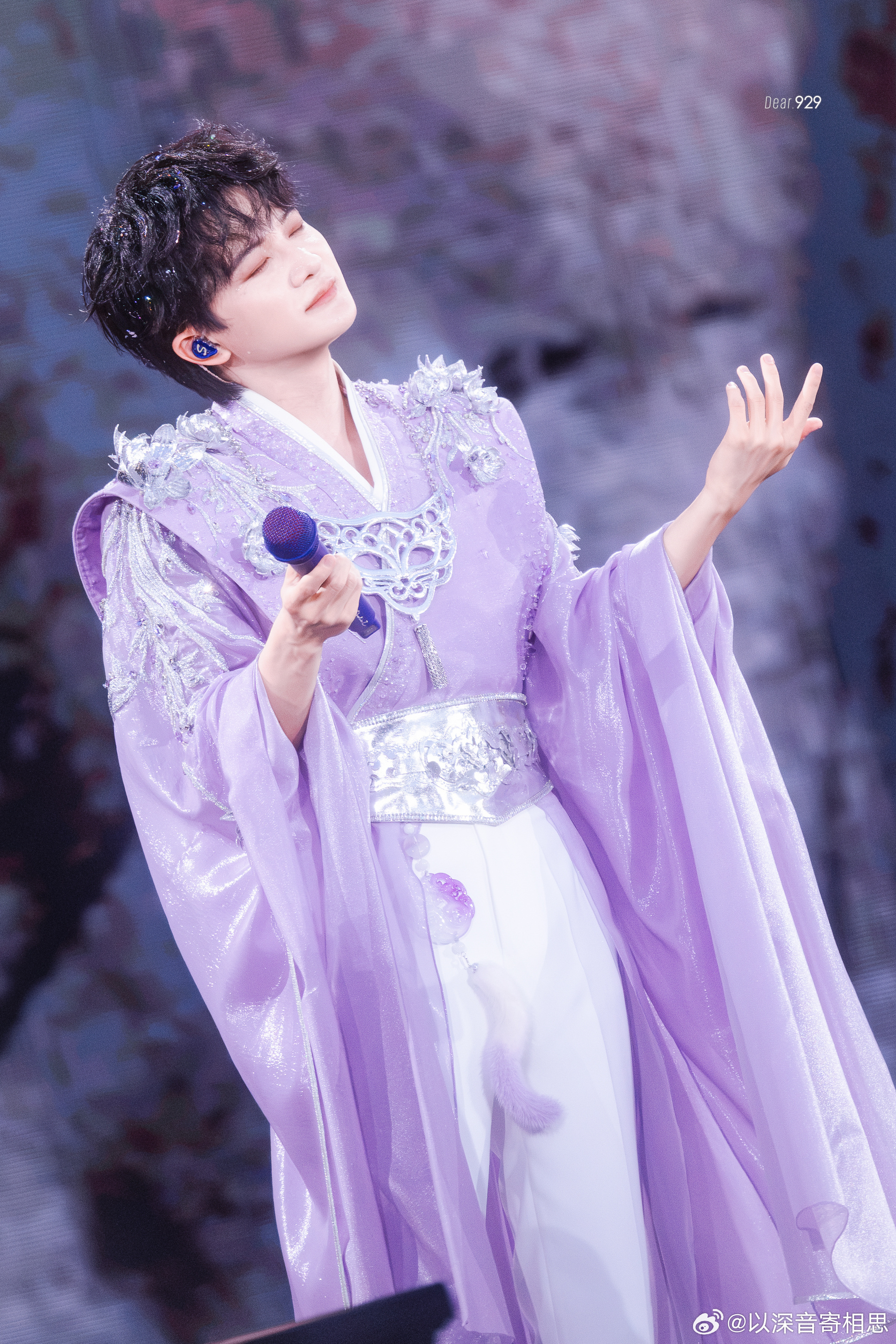 周深 周深千香唱尽宿命纠葛 周深四渡主题曲上线 音色纯净如天籁，技巧精湛似游龙，