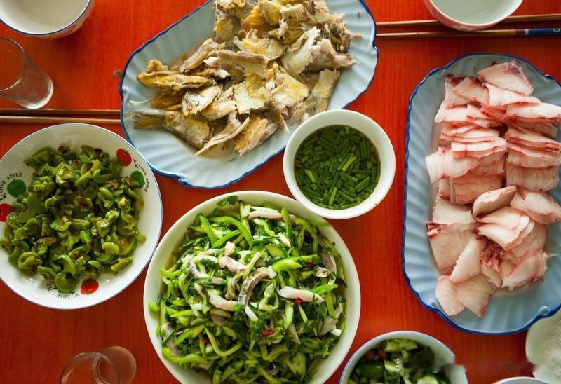 你平时是多吃肉,还是多吃菜?葷素搭配，營養均衡！其实多吃肉能补充蛋白质等，多吃菜